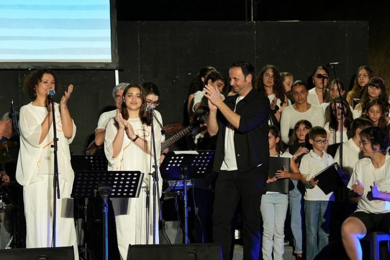 Με μεγάλη επιτυχία η μουσική παράσταση «Σκύλος στο Δρόμο» από το Δήμο Ηρακλείου