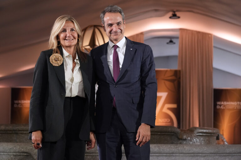 Στην επετειακή εκδήλωση για τα 75 χρόνια από την ίδρυση του ΝΑΤΟ παρέστη ο πρωθυπουργός με τη σύζυγό του