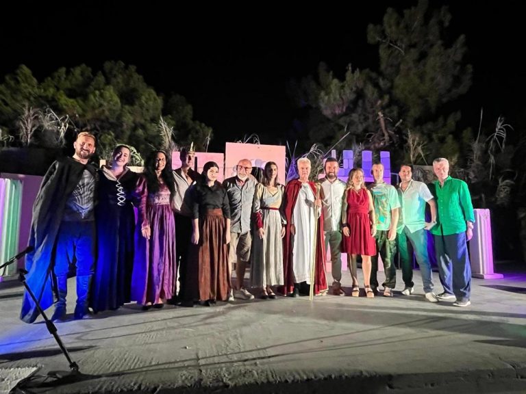 4 ΒΡΑΒΕΙΑ  ΓΙΑ ΤΟΝ ΕΡΩΤΟΚΡΙΤΟ  ΣΤΟ ΠΑΝΕΛΛΗΝΙΟ ΦΕΣΤΙΒΑΛ ΑΡΧΑΙΑΣ ΚΟΡΙΝΘΟΥ  ΑΠΟ ΤΗΝ  ΘΕΑΤΡΙΚΗ ΣΚΗΝΗ ΗΡΑΚΛΕΙΟΥ