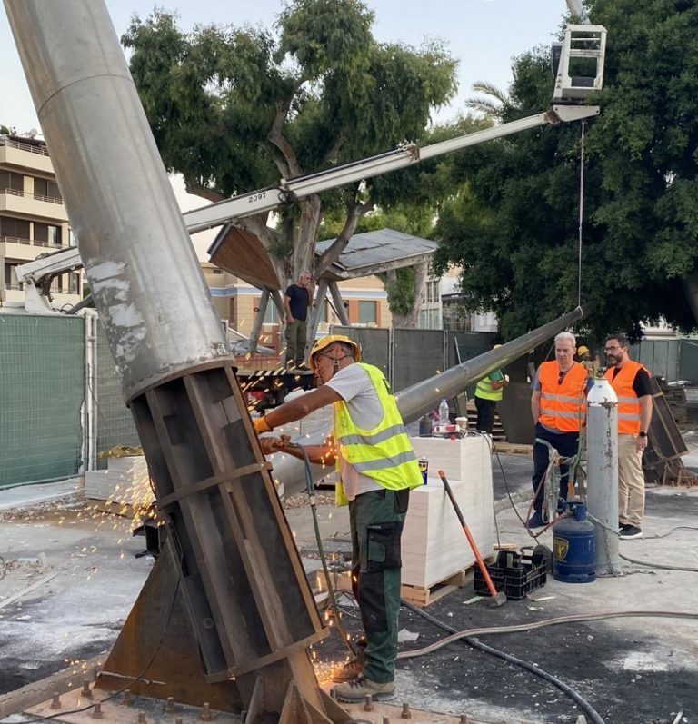 Απομακρύνονται οι πυλώνες φωτισμού από την πλατεία Ελευθερίας