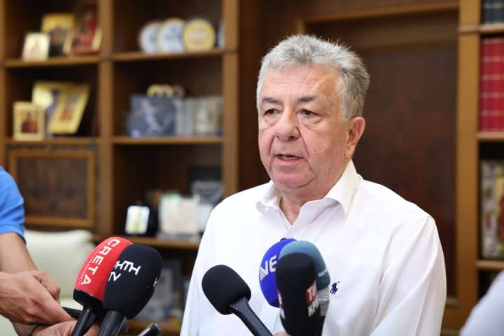 Αρναουτάκης: «Όλα τα δείγματα που έχουν ελεγχθεί αυτές τις μέρες είναι αρνητικά, όμως δεν εφησυχάζουμε».