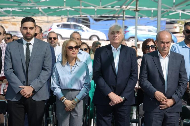 Με κάθε επισημότητα πραγματοποιήθηκε η Εκδήλωση Μνήμης στο Πανδημοτικό Ηρώο για την 81η επέτειο του Ολοκαυτώματος
