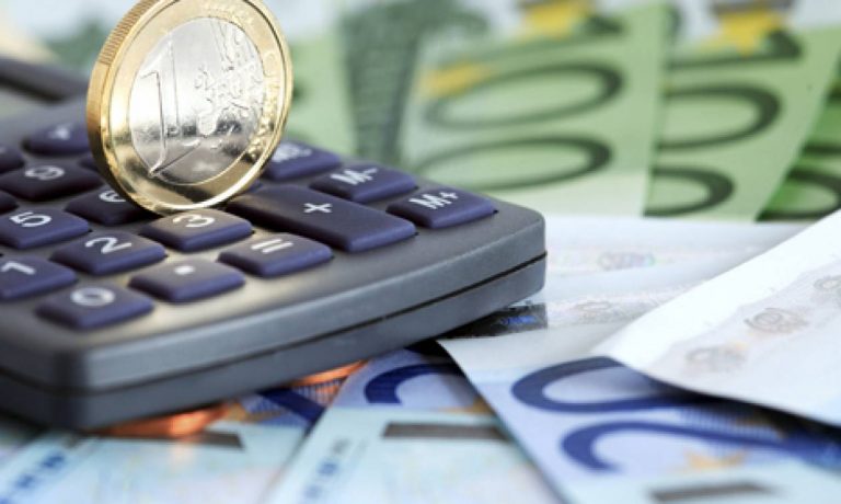Καταργείται το τέλος επιτηδεύματος στα «μπλοκάκια»
