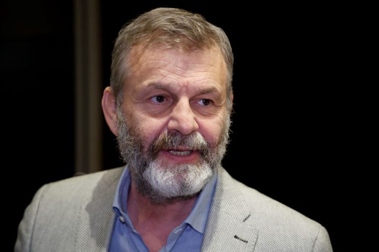 Ο Απόστολος Γκλέτσος για «εισαγωγή ιερόδουλων» για τους μετανάστες: «Τι πιο ανθρώπινο, τι πιο αριστερό»