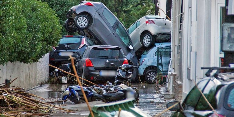 Σε κατάσταση έκτακτης ανάγκης κηρύχθηκε η Ρόδος -Αδιανόητες εικόνες καταστροφής στο νησί από την κακοκαιρία