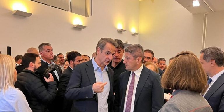 Επιστρέφει στη ΝΔ ο Λευτέρης Αυγενάκης -Οι φωτό με νόημα που ανήρτησε