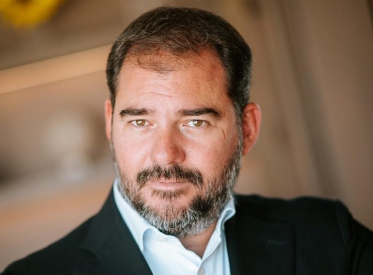 H κοπή πίτας της ΕΠΣΗ με τιμώμενο πρόσωπο τον Αντώνη Καράτζη!