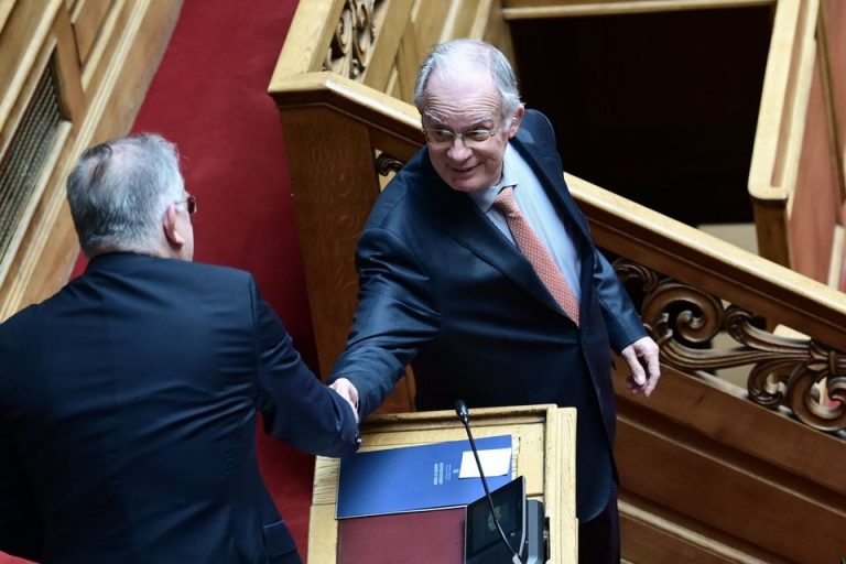 Αλλαγή φρουράς: Πότε αναλαμβάνει πρόεδρος της Βουλής ο Νικήτας Κακλαμάνης, πότε εκλέγεται ο Κώστας Τασούλας ΠτΔ