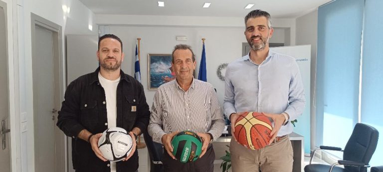 100 νέες μπάλες στα σχολεία του Δήμου Χερσονήσου