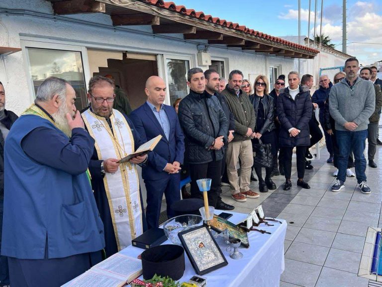 ΜΕ ΕΥΧΕΣ ΓΙΑ ΜΙΑ ΣΕΖΟΝ ΜΕ ΥΓΕΙΑ ΚΑΙ ΕΠΙΤΥΧΙΕΣ ΤΕΛΕΣΤΗΚΕ Ο ΑΓΙΑΣΜΟΣ ΣΤΟ ΚΟΛΥΜΒΗΤΗΡΙΟ ΗΡΑΚΛΕΙΟΥ