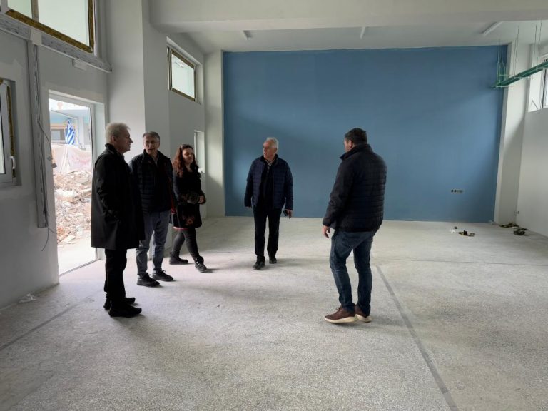 Στις εργασίες στο σχολικό συγκρότημα της Ακαδημίας ο Δήμαρχος Ηρακλείου Αλέξης Καλοκαιρινός