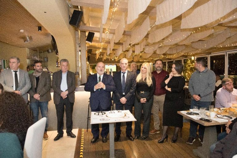 Με μεγάλη συμμετοχή από Προέδρους και εκλεγμένους Αντιπροσώπους των Σωματείων της Ομοσπονδίας Επαγγελματιών Βιοτεχνών και Εμπόρων Ν. Ηρακλείου (Ο.Ε.Β.Ε.Ν.Η.)η εκδήλωση για την κοπή της Πρωτοχρονιάτικης  πίτας