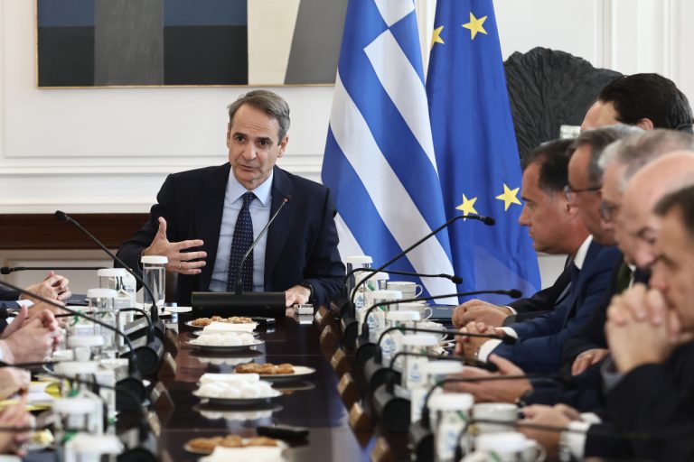 Μητσοτάκης στο υπουργικό: Η Ελλάδα χώρα σταθερότητας σε έναν ασταθή κόσμο -Η κυβερνητική πλειοψηφία εμπνέει σιγουριά