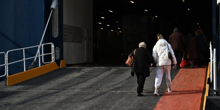 Δήμος Αθηναίων: Δωρεάν στέγαση έκτακτης ανάγκης για 200 οικογένειες από τις σεισμόπληκτες Κυκλάδες
