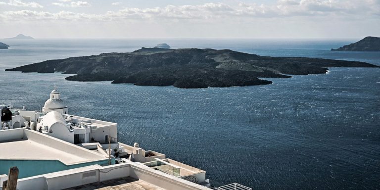 Κικίλιας για Σαντορίνη: Θα δημιουργηθεί λιμάνι διαφυγής -Οι σεισμοί έχουν μετακινήσει όλο το νησί