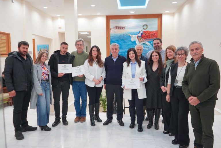 Στ. Αρναουτάκης: «Με συντονισμένη προσπάθεια η Περιφέρεια Κρήτης ισχυροποιεί τη θέση της, στον παγκόσμιο γαστρονομικό χάρτη» Ο Περιφερειάρχης Κρήτης παρέδωσε τα βραβεία στις ιστοσελίδες που διακρίθηκαν Στο διεθνή διαγωνισμό “Top Websites for Foodie Travelers 2025”