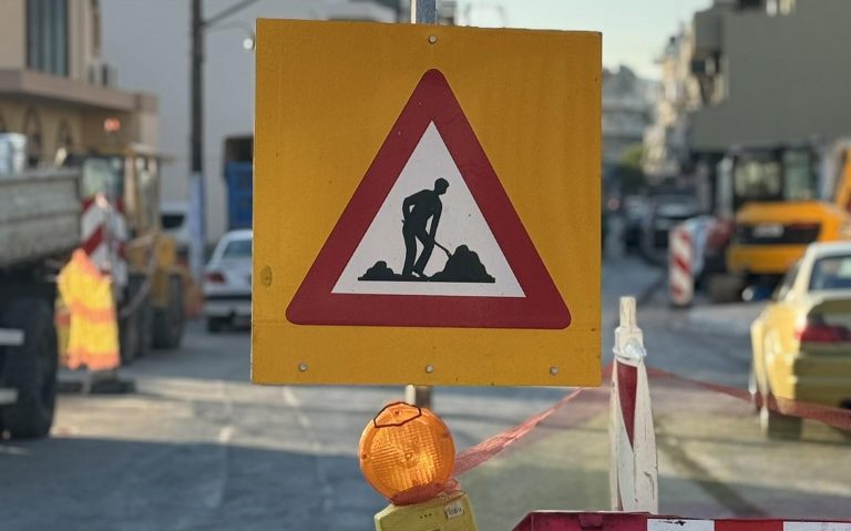 Ενισχύεται το τμήμα Ηλεκτροφωτισμού, στο τελικό στάδιο ο διαγωνισμός για τη «μάχη κατά της λακκούβας»   