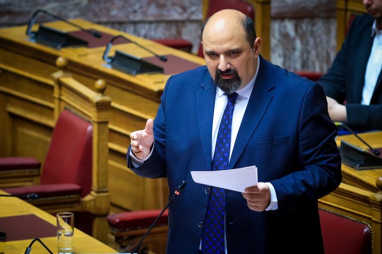 Βουλή: Ένταση και αποχωρήσεις στη συζήτηση για την παραπομπή Τριαντόπουλου