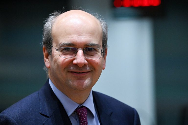 Χατζηδάκης: «Μειώσεις φόρων για μεσαία τάξη και συνεπείς φορολογούμενους το Σεπτέμβριο»