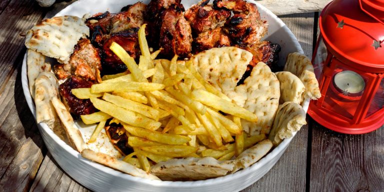 Taste Atlas: Δύο ελληνικά εδέσματα στα 50 καλύτερα street food του κόσμου