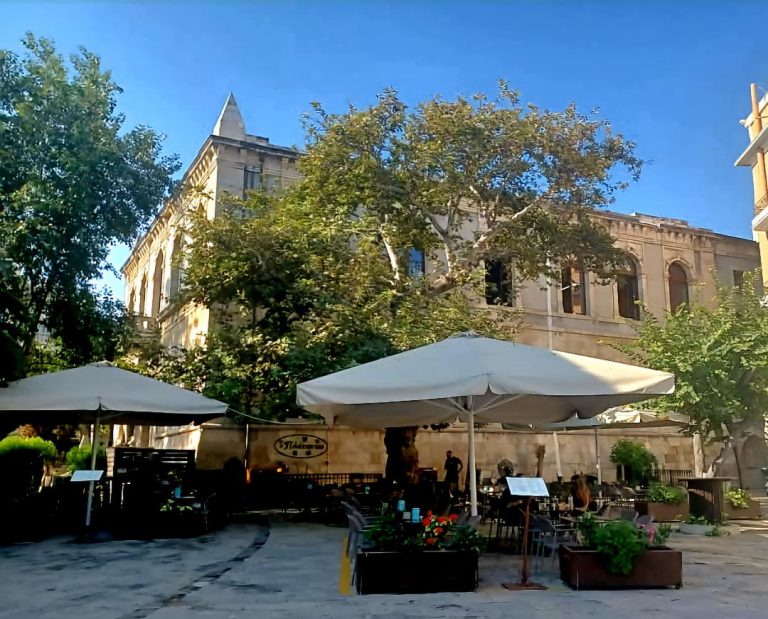 Άνοιξε  το  Café – Restaurant «Πλάτανος»