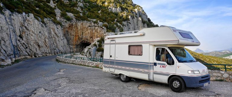 3 μήνες φυλάκιση και πρόστιμο έως 3.000 ευρώ για ένα παρκάρισμα -Ο νόμος που τα αλλάζει όλα στην Ελλάδα