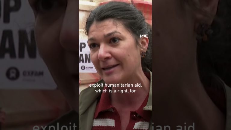Γαλλία: Ακτιβιστές έβαψαν κόκκινο το νερό σε σιντριβάνι στο Παρίσι ζητώντας να τερματιστεί το «λουτρό αίματος» στη Γάζα