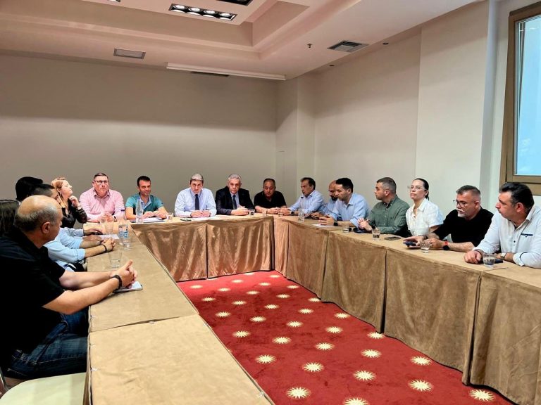 Σύσκεψη με το Σύλλογο Εφοριακών Ανατολικής Κρήτης με την παρουσία εκπροσώπων φορέων της αγοράς – «Κεντρικοποίηση των Υπηρεσιών των ΔΟΥ και Ανάγκη για Διάλογο με τη διοίκηση της ΑΑΔΕ»