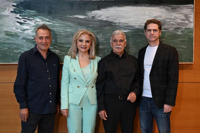 Το αδιαχώρητο στην εκδήλωση αφιέρωμα στον  Βασίλη Σκουλά «65 χρόνια μουσικής διαδρομής»  που διοργάνωσε η  Περιφέρεια Κρήτης,  στο Μέγαρο Μουσικής   