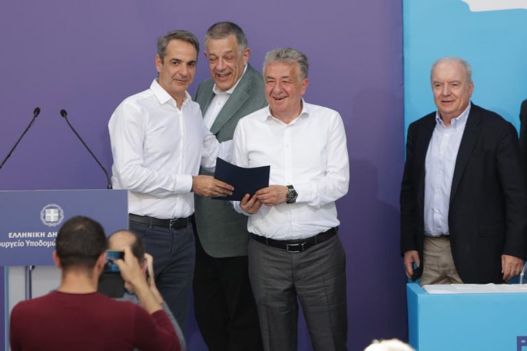Ο Περιφερειάρχης Κρήτης χαρακτήρισε «μεγάλη μέρα για την Κρήτη» Την υπογραφή της σύμβασης του τμήματος του ΒΟΑΚ Χανιά – Ηράκλειο
