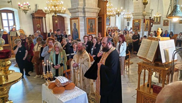 Ο «Σύνδεσμος Μελών Γυναικείων Σωματείων Ηρακλείου και Ν. Ηρακλείου»  τίμησε την Παγκόσμια Ημέρα της Μητέρας