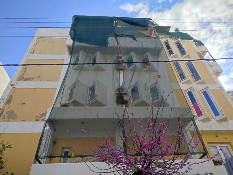 Ολοκληρώθηκαν οι εργασίες συντήρησης στο Δημοτικό κτίριο της οδού Μίνωος