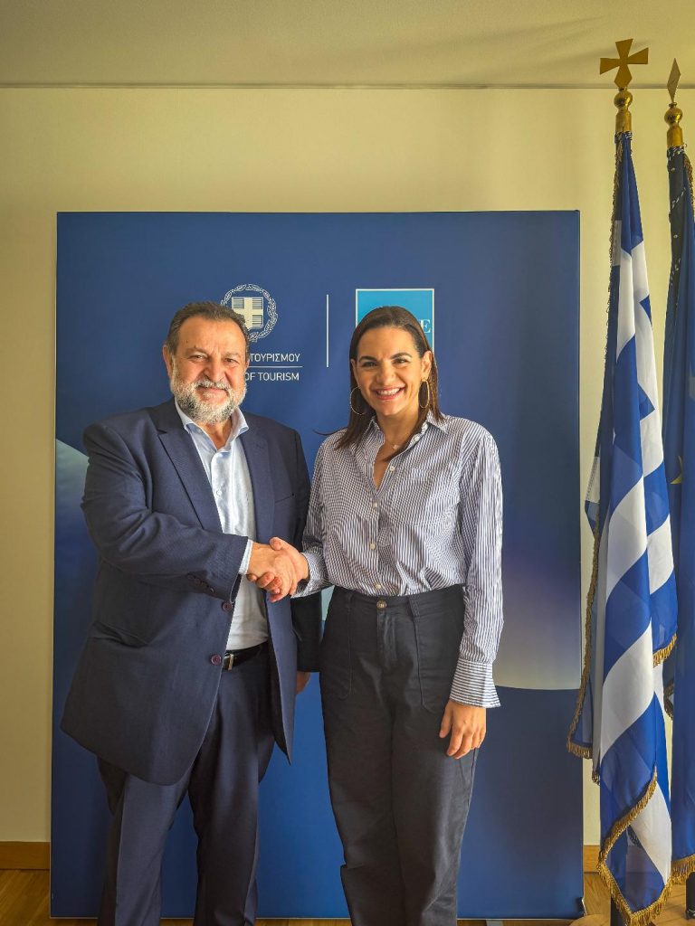 Στο Δήμο Μινώα Πεδιάδας “πέρασε” το Τουριστικό Καταφύγιο του Τσούτσουρα – Υπεγράφη η σύμβαση παραχώρησης μεταξύ του Δημάρχου Μινώα Πεδιάδας Βασίλη Κεγκέρογλου και της Υπουργού Τουρισμού Όλγας Κεφαλογιάννη                                      