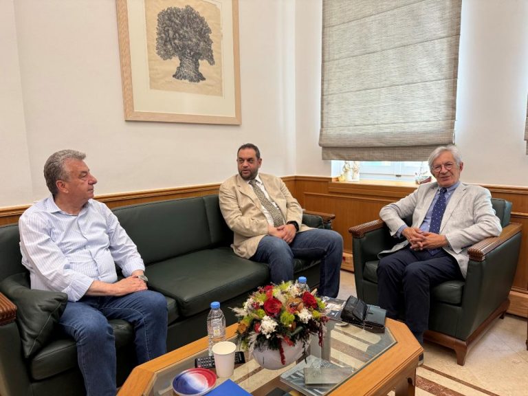 Συνάντηση του Περιφερειάρχη Κρήτης με τη Διοίκηση του ΠΑΓΝΗ για την Ενίσχυση και Ανάπτυξη του Νοσοκομείου  