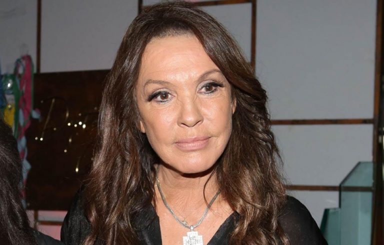 Στο νοσοκομείο με εγκεφαλικό επεισόδιο η Βάνα Μπάρμπα -«Ξύπνησα και δεν μπορούσα να μιλήσω»