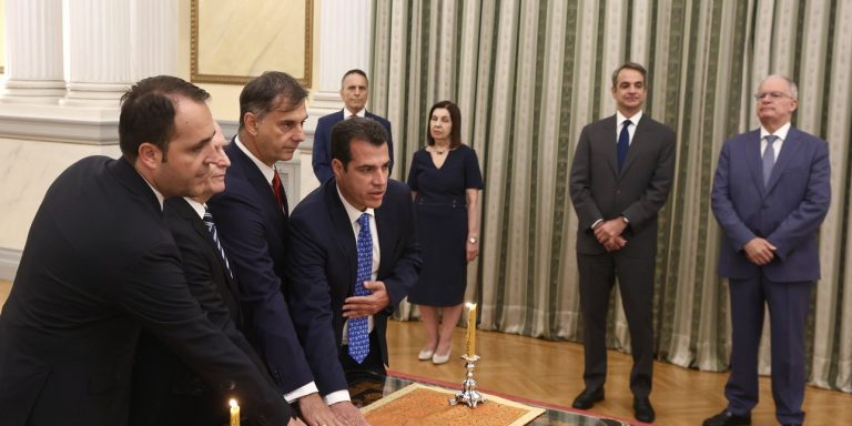 Ορκίστηκαν ο Πλεύρης και οι 3 νέοι υφυπουργοί της κυβέρνησης στο Προεδρικό -Aκολουθεί η συνεδρίαση του υπουργικού