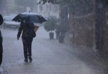 Μέτωπο καταιγίδων άνω των 800 χλμ., οι 12 περιοχές σε «βαθύ κόκκινο» -Πώς θα κινηθεί τις επόμενες ώρες η κακοκαιρία