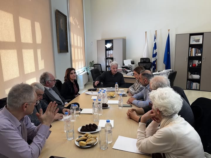 Στον καθηγητή Νεοελληνικής Φιλολογίας του Εθνικού και Καποδιστριακού Πανεπιστημίου Αθηνών (ΕΚΠΑ) Στέφανο Κακλαμάνη προτείνεται να απονεμηθεί το Βραβείο «Νίκος Καζαντζάκης» 2025 του Δήμου Ηρακλείου