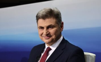 Φαραντούρης: Διεγράφην από τον ΣΥΡΙΖΑ διότι δεν με ήθελαν -Στο ΠΑΣΟΚ με καλωσόρισαν