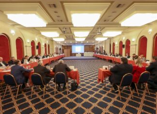 “Όχι” στη δομή μεταναστών στις Μαλάδες από το Περιφερειακό Συμβούλιο Κρήτης