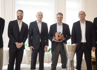 Στο Μαξίμου ο πρωταθλητής Ευρώπης Ολυμπιακός -Τα δώρα του Μπαρτζώκα στον Μητσοτάκη