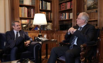 Μητσοτάκης σε Τασούλα για εκλογές: Σε ένα χρόνο ολοκληρώνεται η θητεία μας -Η αναδιάταξη του πολιτικού σκηνικού δεν μας αφορά