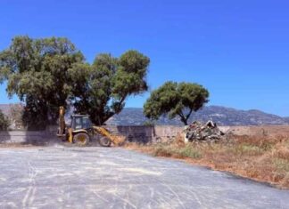 Oι μπουλντόζες μαρσάρουν στο “σπίτι του Ερασιτέχνη ΟΦΗ” στην Αμμουδάρα