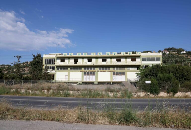 Αυτοψία της Πολεοδομίας στα κτήρια των Αθανάτων – Πρόστιμο 180.000 ευρώ και αναμονή για τις αποφάσεις του Υπουργείου
