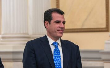 Μεταναστευτικό: Στην Κρήτη αύριο, Τρίτη, ο Θάνος Πλεύρης