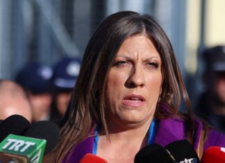 Ένταση στη δίκη των Τεμπών: Συγγενείς θυμάτων στράφηκαν κατά της Ζωής Κωνσταντοπούλου -Διεκόπη η συνεδρίαση