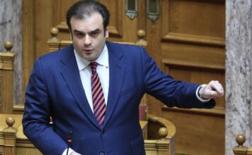 Πιερρακάκης από Βουλή: 100.000 δανειολήπτες θα δουν ραγδαία μείωση της δόσης του δανείου τους, άμεσα