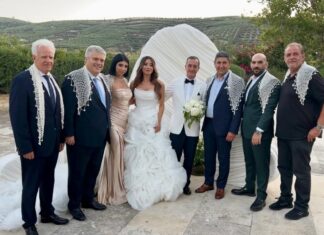 Ο γάμος του καλοκαιριού στην Κρήτη – Λαμπερές παρουσίες και αξέχαστο γλέντι για τον Γιάννη Ανδρουλάκη και την Αδαμαντία Παπουτσή