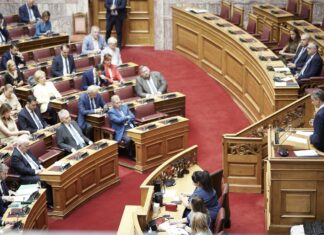 Μητσοτάκης: Μείωση 10 λεπτά στη βενζίνη και 5 στο ντίζελ έως τέλος Αυγούστου -Συνεννόηση με τα δύο ελληνικά διυλιστήρια