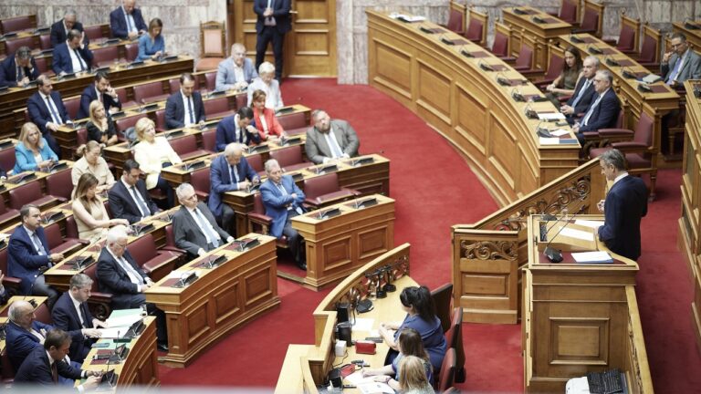 Μητσοτάκης: Μείωση 10 λεπτά στη βενζίνη και 5 στο ντίζελ έως τέλος Αυγούστου -Συνεννόηση με τα δύο ελληνικά διυλιστήρια